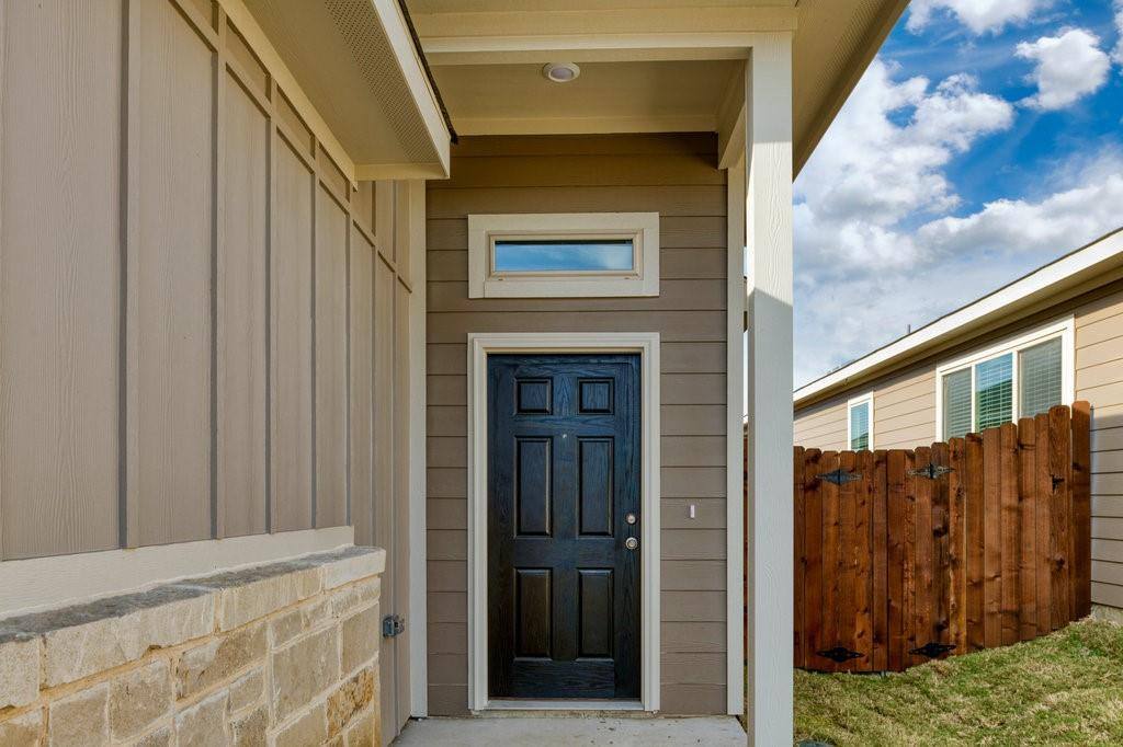 Apartment for rent at 729 Fallow Dr #729, Venus, TX 76084