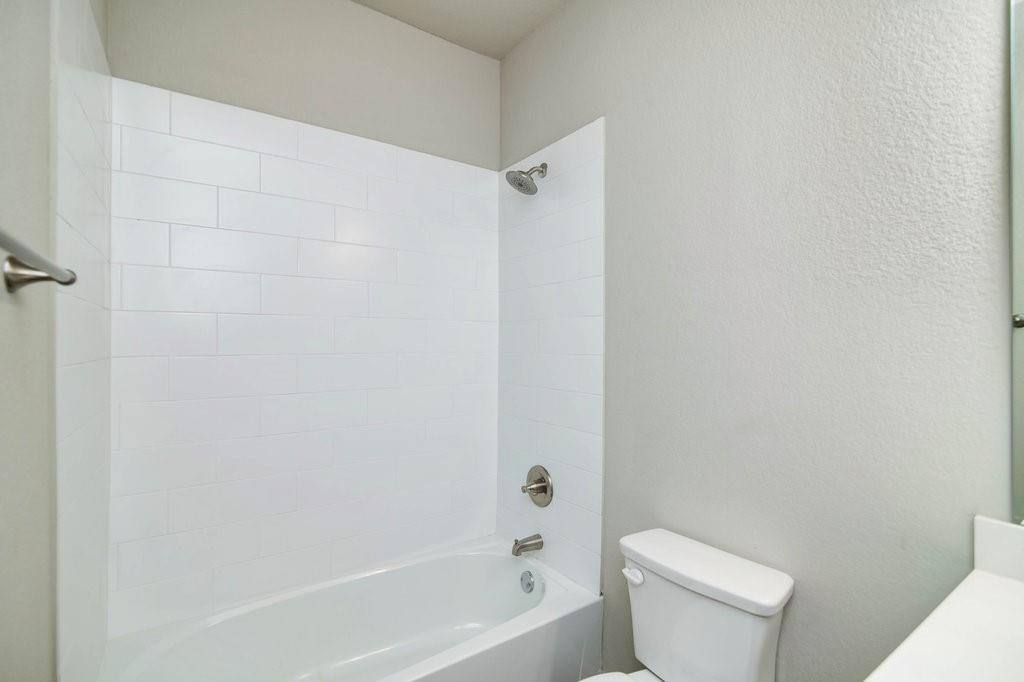 Apartment for rent at 729 Fallow Dr #729, Venus, TX 76084