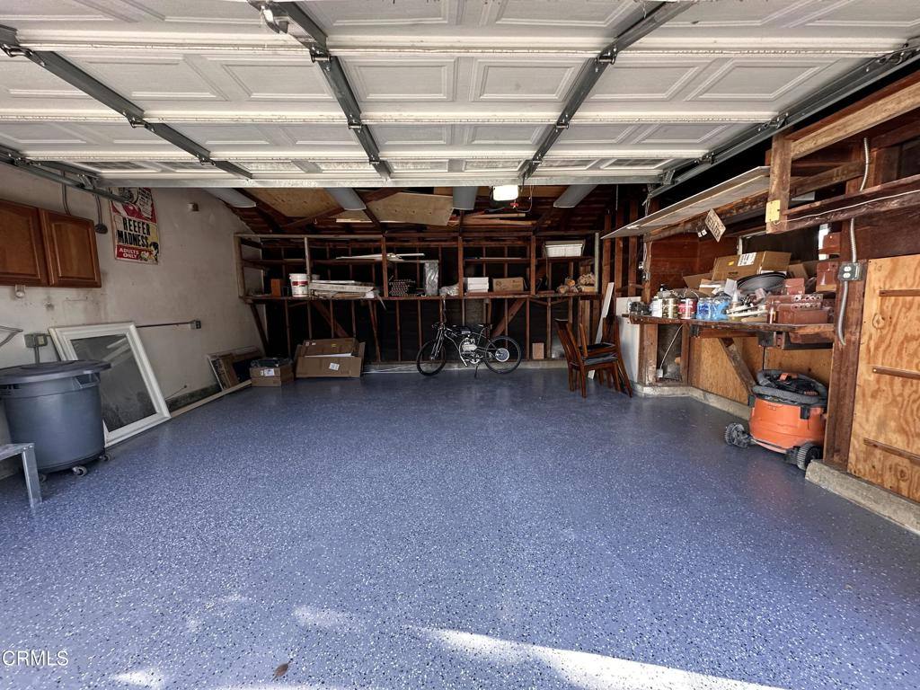 Apartment for rent at 17449 Keswick St, Northridge, CA 91325