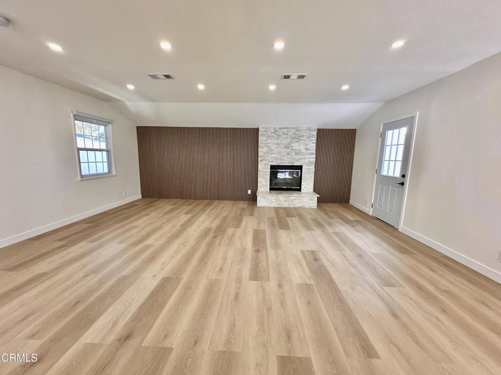 Apartment for rent at 17449 Keswick St, Northridge, CA 91325