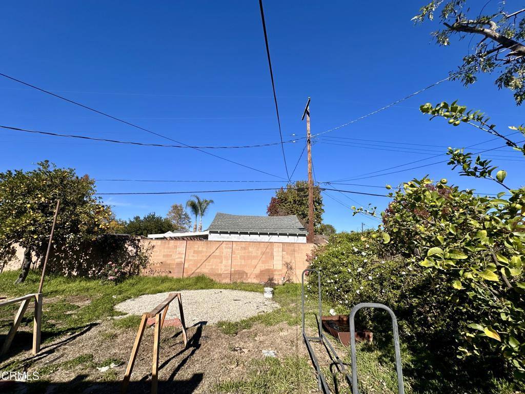 Apartment for rent at 17449 Keswick St, Northridge, CA 91325