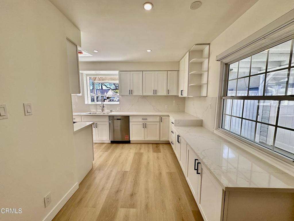 Apartment for rent at 17449 Keswick St, Northridge, CA 91325