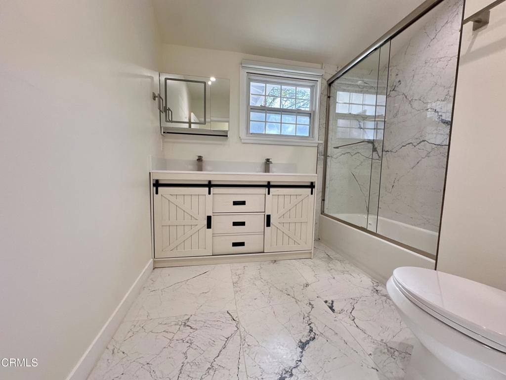 Apartment for rent at 17449 Keswick St, Northridge, CA 91325