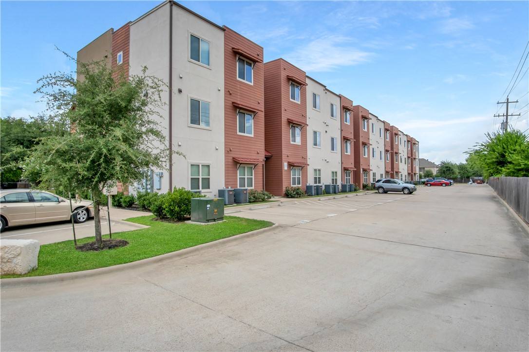 Townhouse for rent at 218 Sterling St #218PRIVATE Balcony, College Station, TX 77840