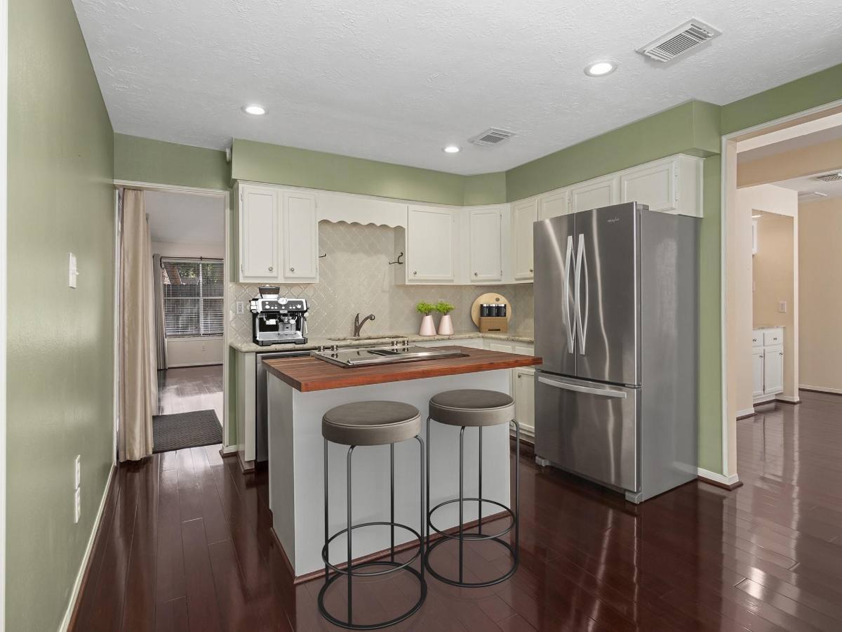 Apartment for rent at 4318 Pinewood Park Dr, Kingwood, TX 77345
