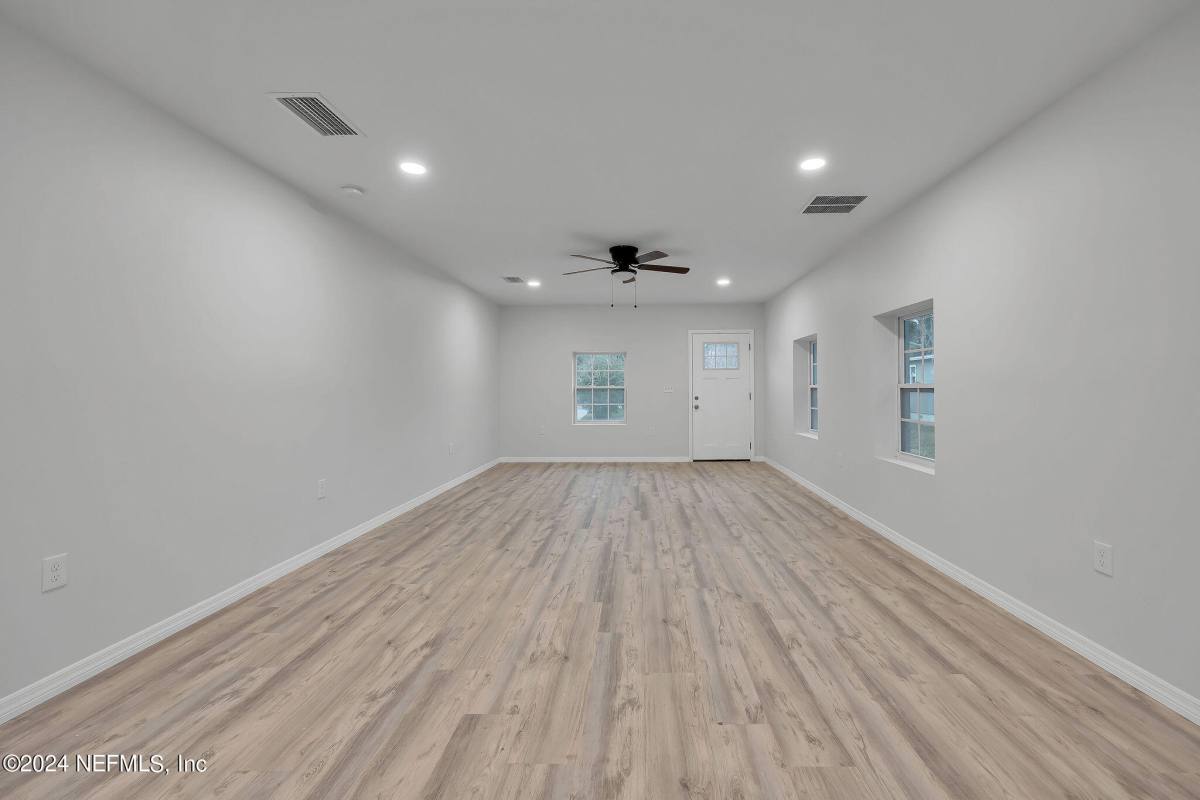 Apartment for rent at 7519 Birdies Rd, Jacksonville, FL 32256