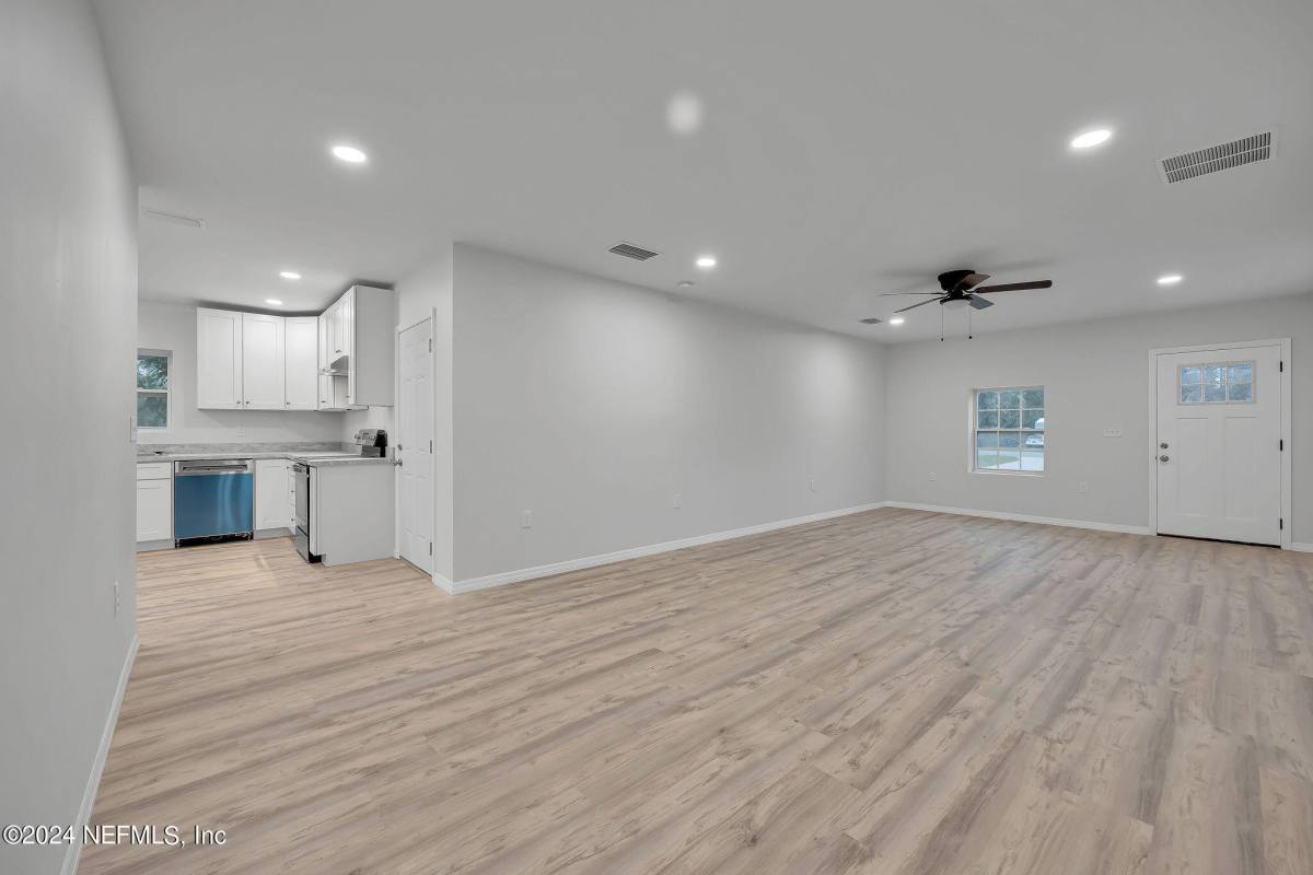 Apartment for rent at 7519 Birdies Rd, Jacksonville, FL 32256