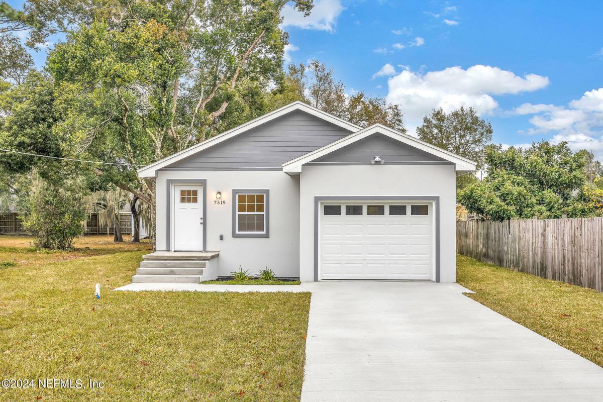 Apartment for rent at 7519 Birdies Rd, Jacksonville, FL 32256