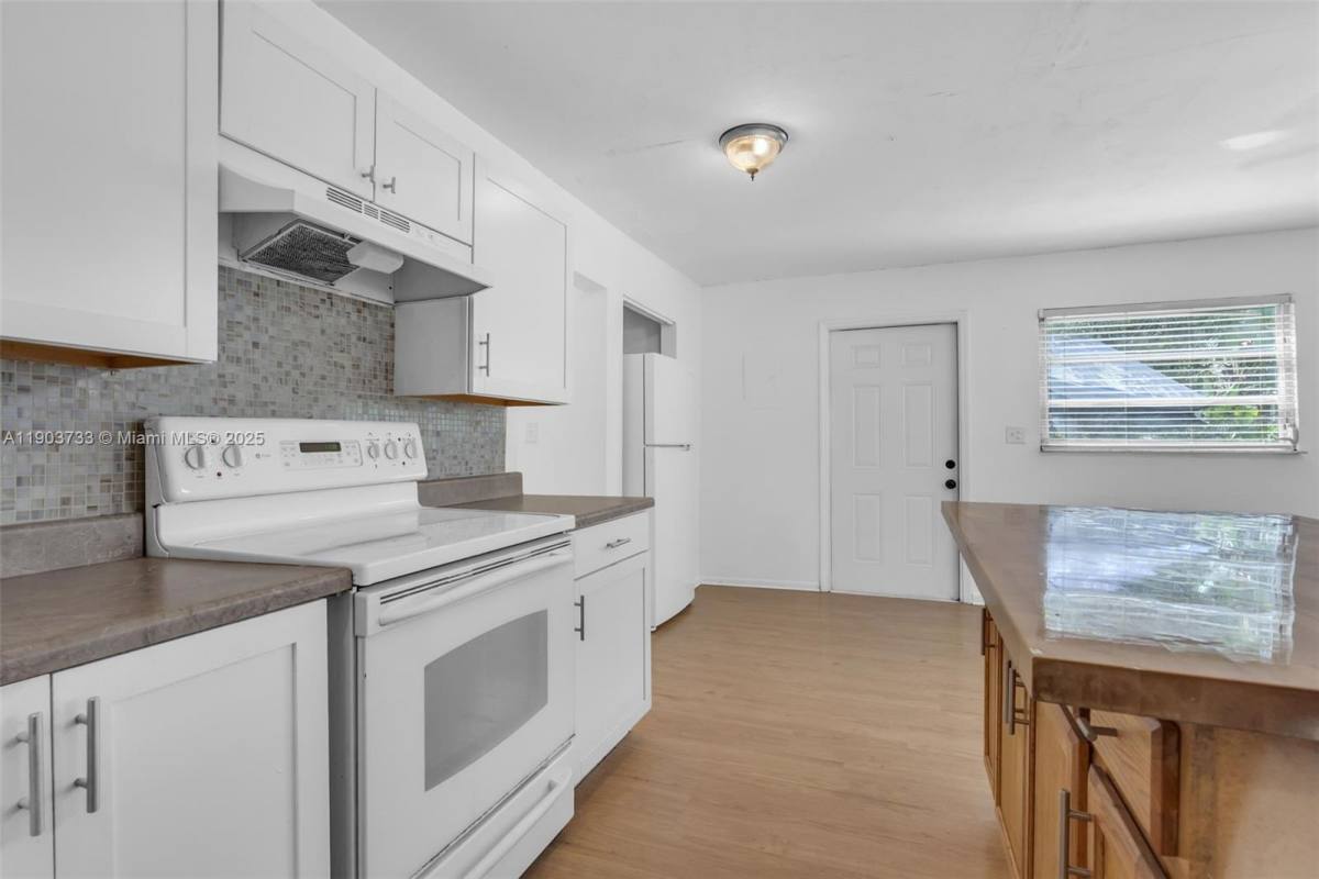 Apartment for rent at 2809 SW 23rd Terrace #2807, Miami, FL 33145