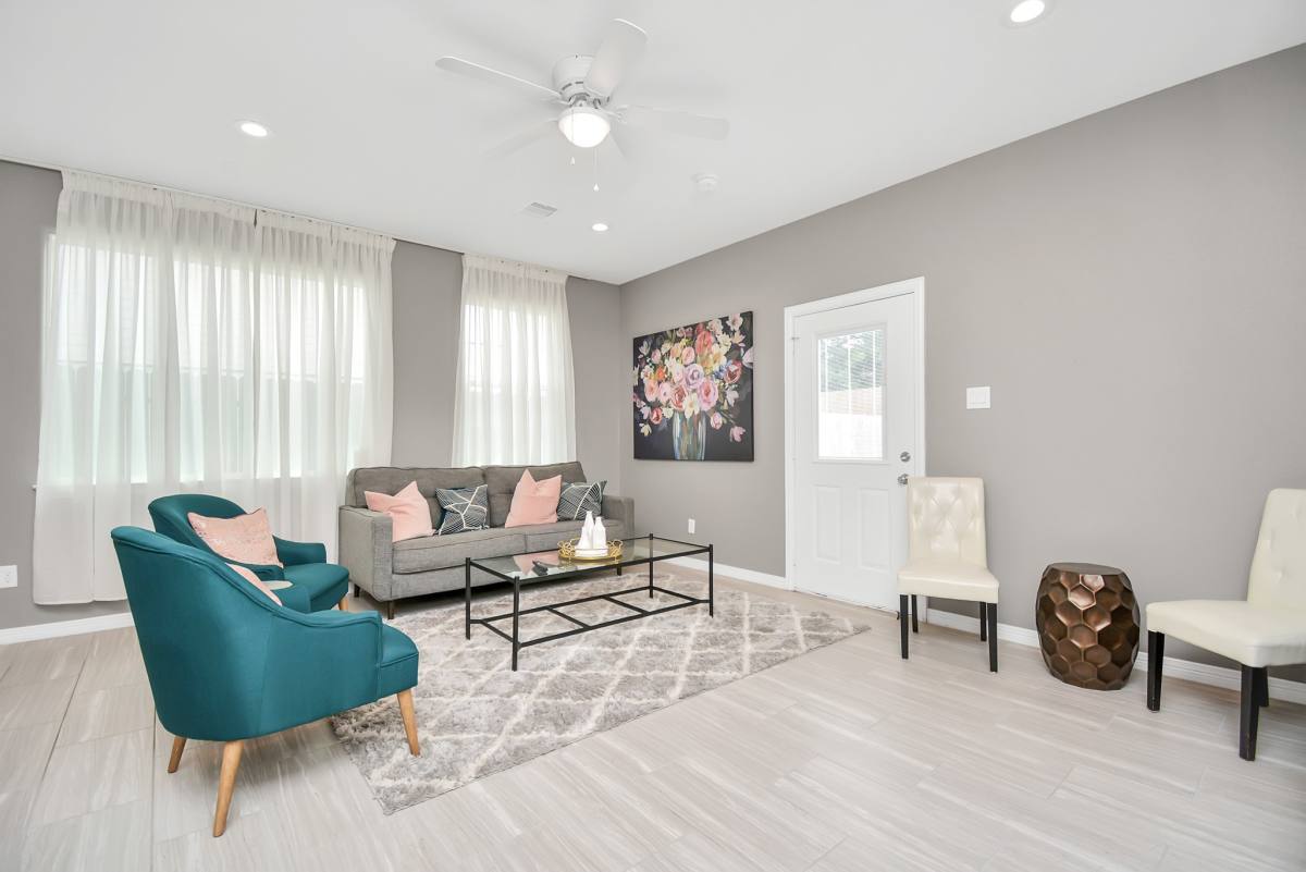 Townhouse for rent at 3019 Elysian St, Houston, TX 77009