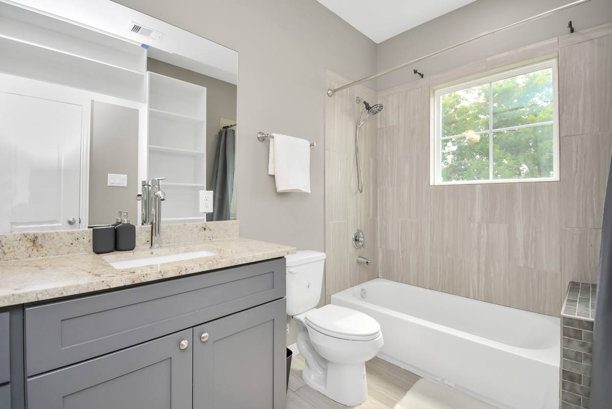 Townhouse for rent at 3019 Elysian St, Houston, TX 77009