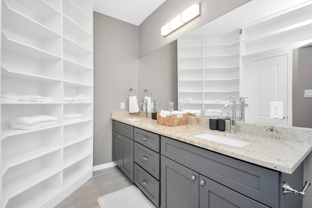 Townhouse for rent at 3019 Elysian St, Houston, TX 77009