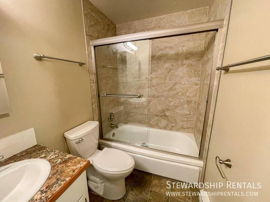 Apartment for rent at 1939 Agate Alley #4, Eugene, OR 97403