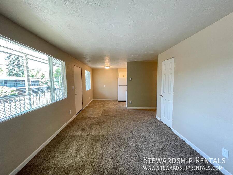 Apartment for rent at 1939 Agate Alley #4, Eugene, OR 97403
