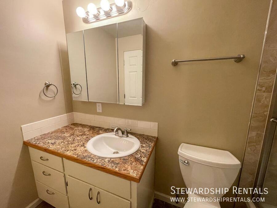 Apartment for rent at 1939 Agate Alley #4, Eugene, OR 97403