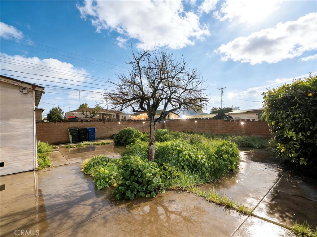 Apartment for rent at 5420 Fauna St, Montclair, CA 91763