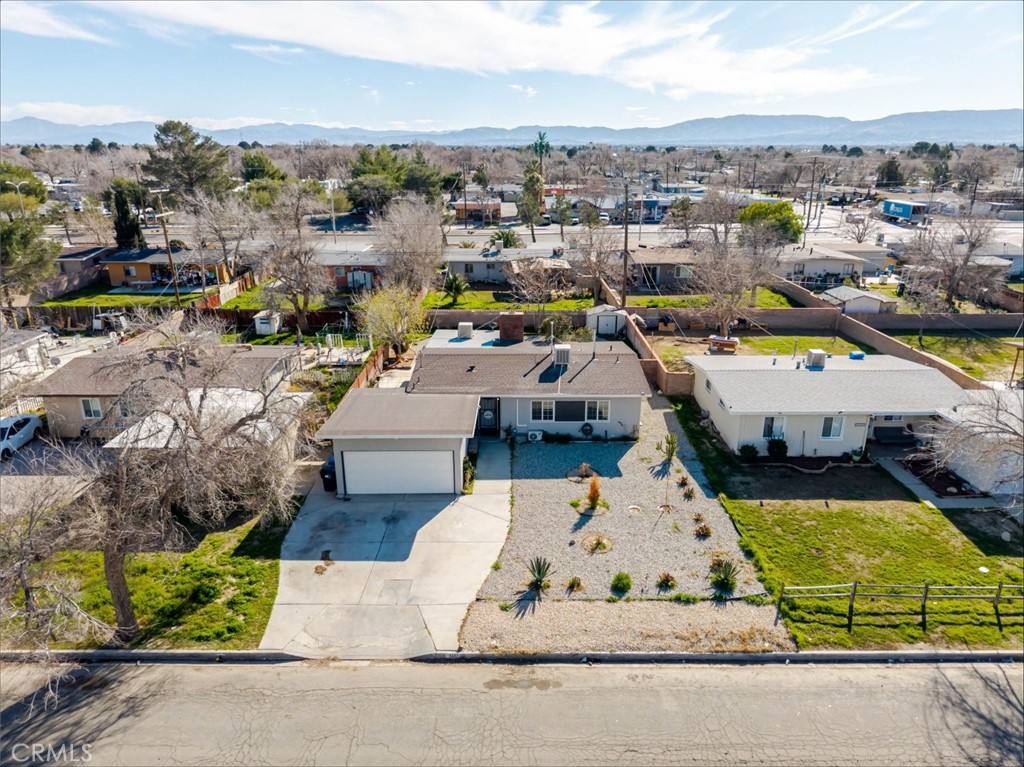 Apartment for rent at 1432 W Ave #H14, Lancaster, CA 93534