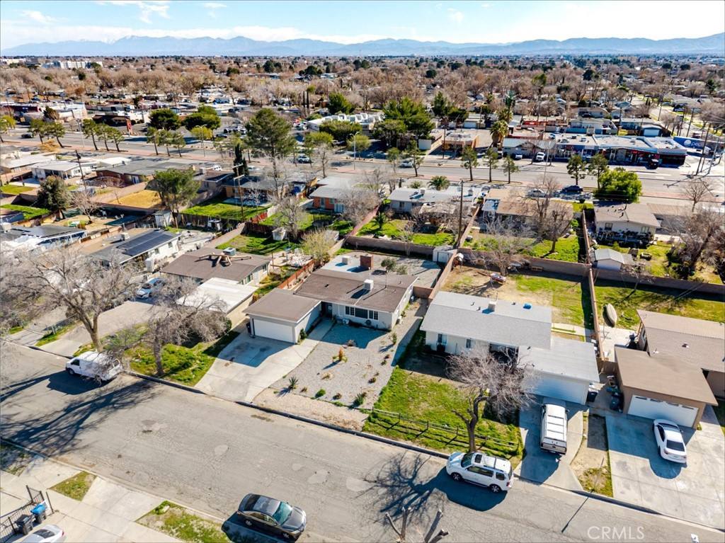 Apartment for rent at 1432 W Ave #H14, Lancaster, CA 93534