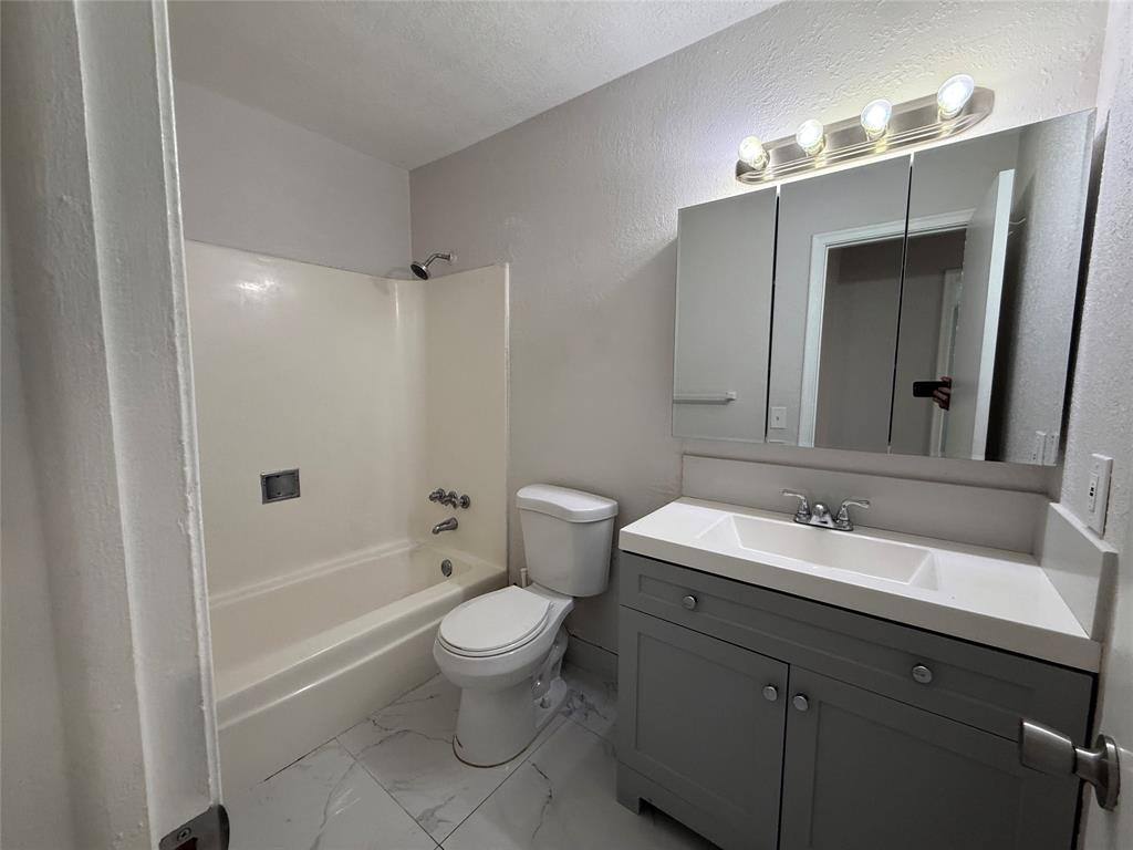 Apartment for rent at 511 W Kalmia Dr #10, West Palm Beach, FL 33403