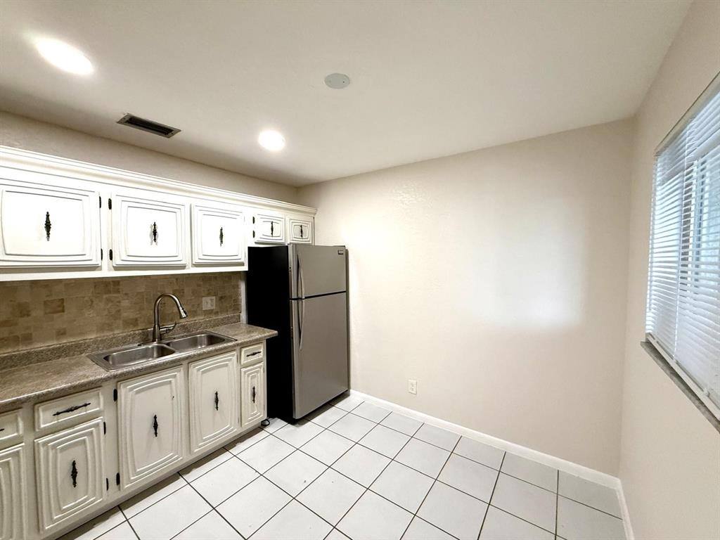 Apartment for rent at 511 W Kalmia Dr #10, West Palm Beach, FL 33403