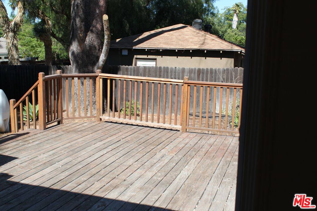 Apartment for rent at 5742 Corbin Ave, Tarzana, CA 91356