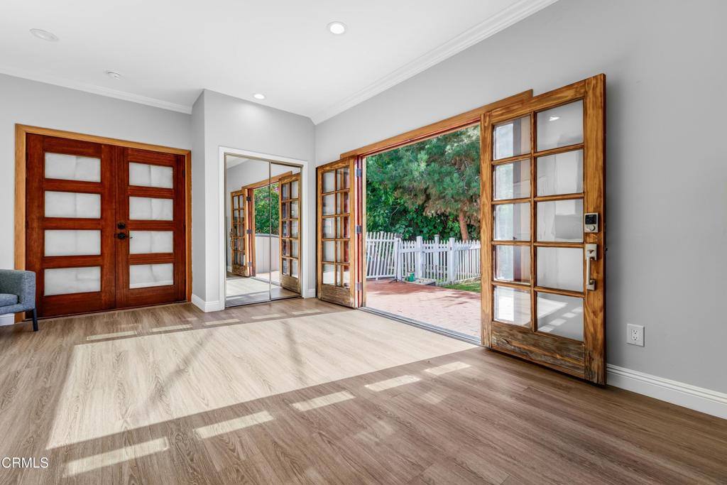 Apartment for rent at 1115 S Wilton Place #1115A, Los Angeles, CA 90019