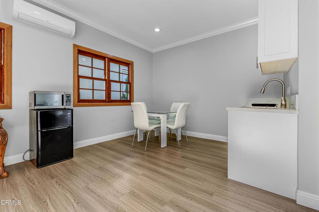 Apartment for rent at 1115 S Wilton Place #1115A, Los Angeles, CA 90019