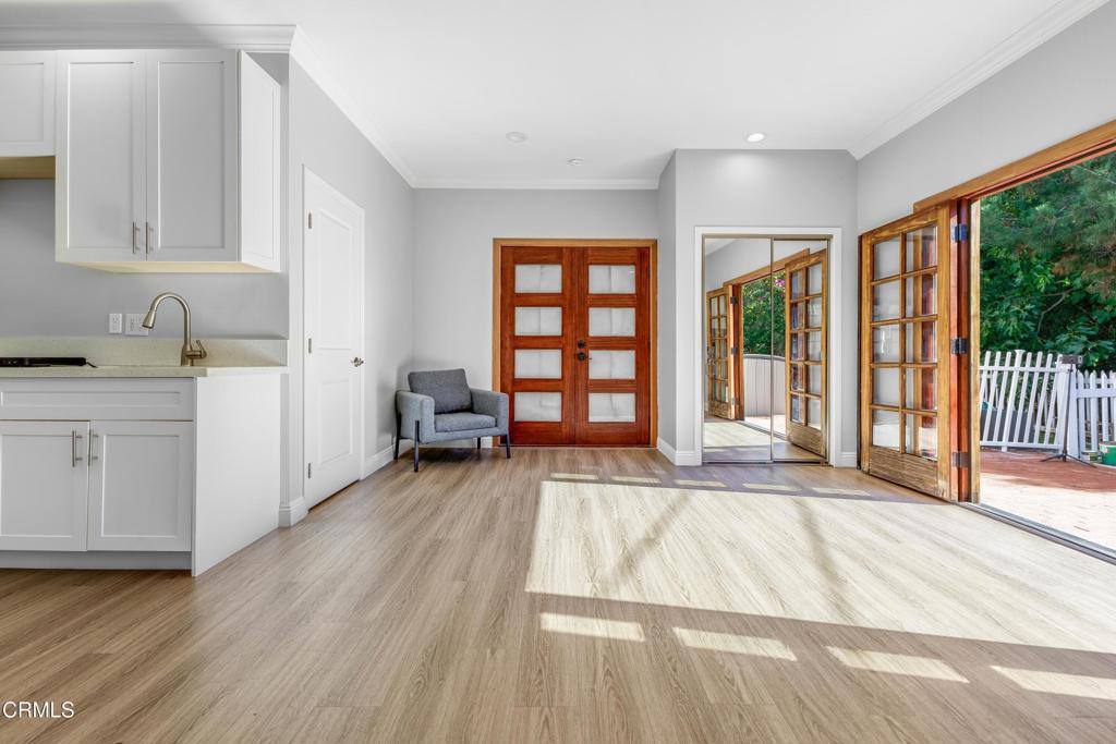 Apartment for rent at 1115 S Wilton Place #1115A, Los Angeles, CA 90019