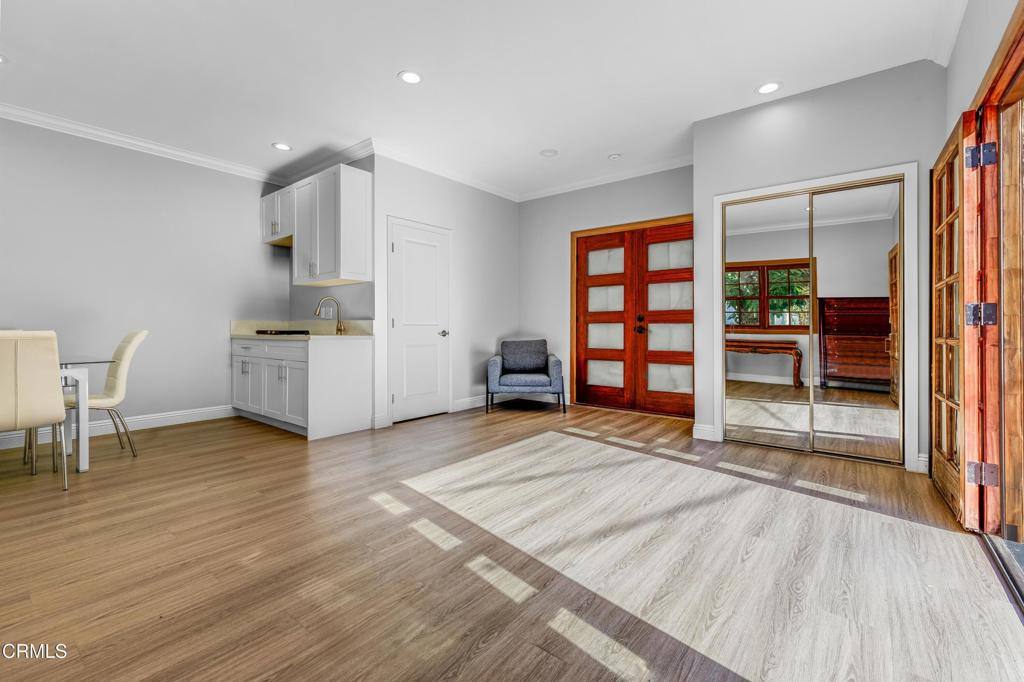 Apartment for rent at 1115 S Wilton Place #1115A, Los Angeles, CA 90019