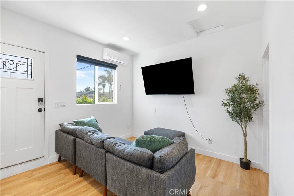 Apartment for rent at 10290 Monte Vista Ave, Montclair, CA 91763