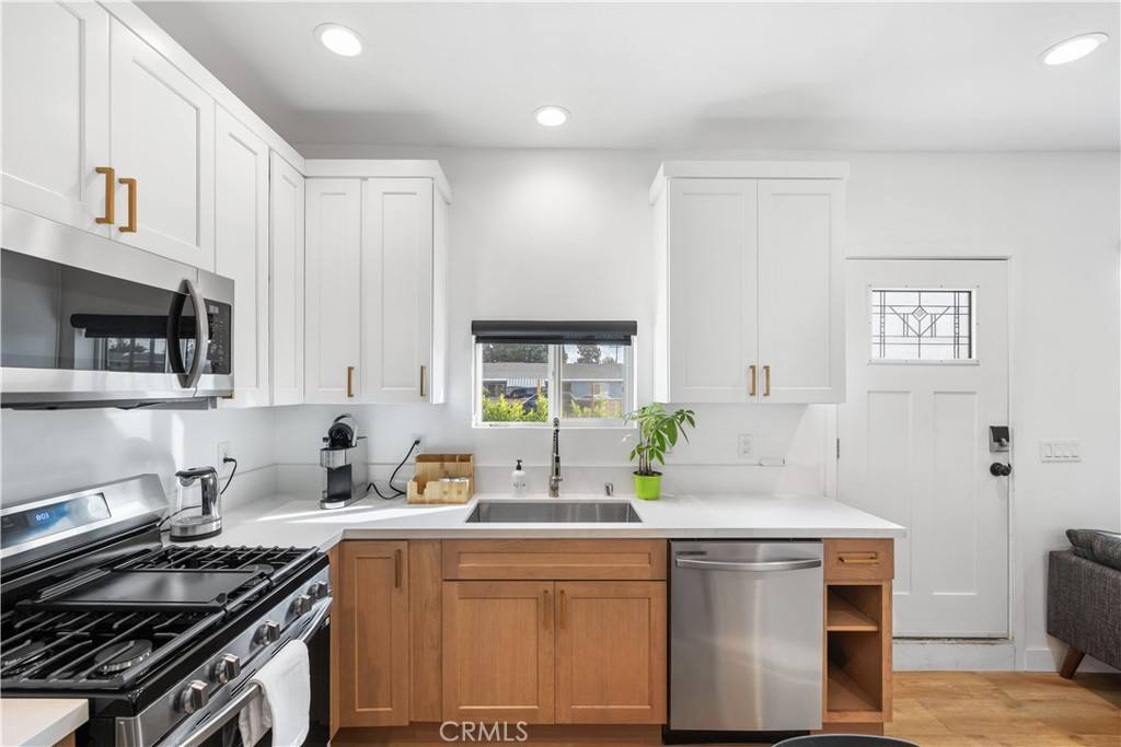 Apartment for rent at 10290 Monte Vista Ave, Montclair, CA 91763