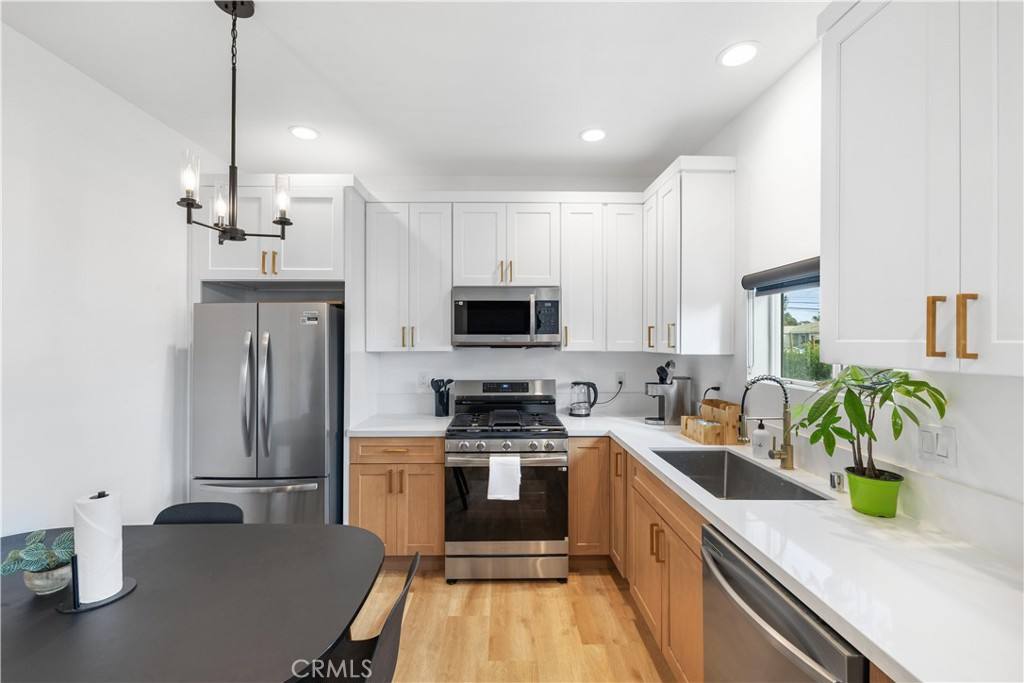 Apartment for rent at 10290 Monte Vista Ave, Montclair, CA 91763