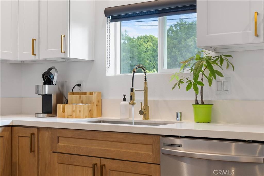 Apartment for rent at 10290 Monte Vista Ave, Montclair, CA 91763