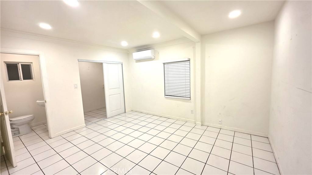 Apartment for rent at 2820 7th Ave, Los Angeles, CA 90018