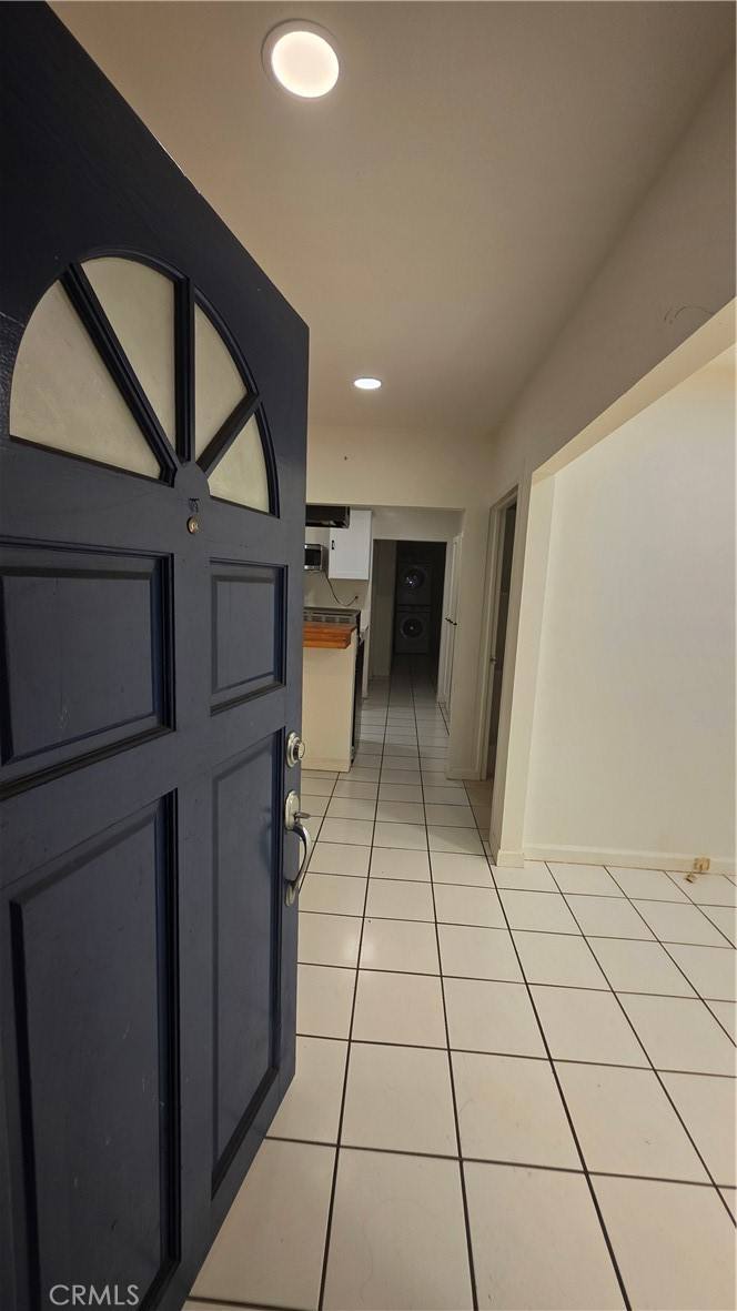 Apartment for rent at 2820 7th Ave, Los Angeles, CA 90018