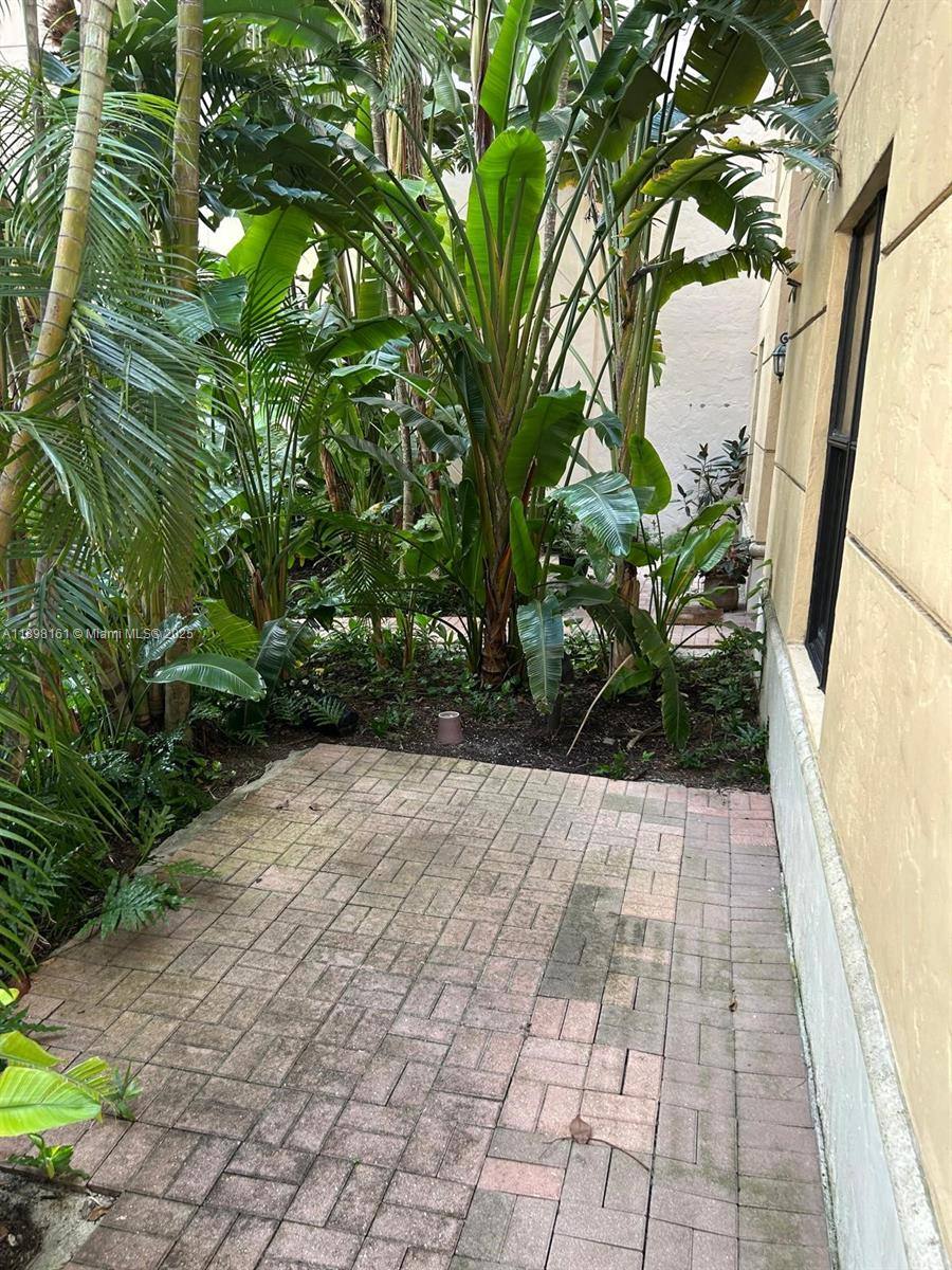 Townhouse for rent at 888 Douglas Rd #116, Miami, FL 33134