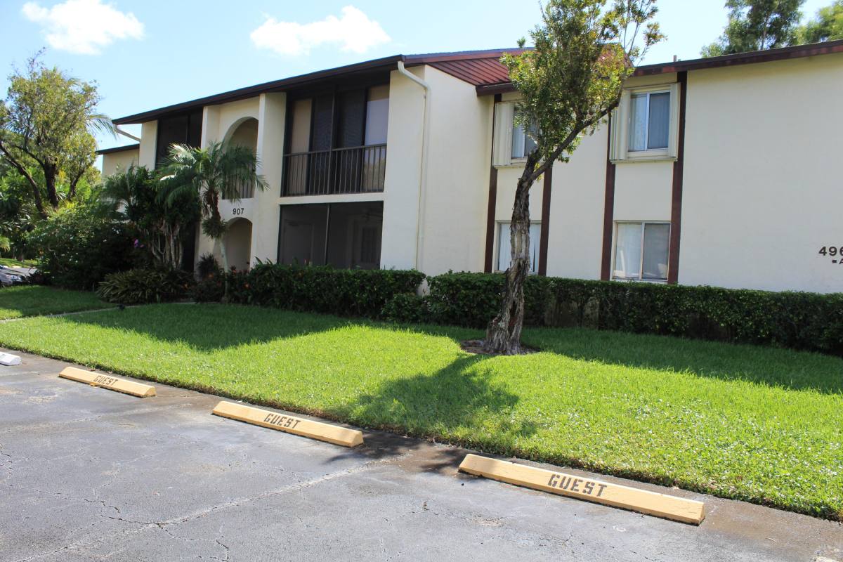 Apartment for rent at 4961 Sable Pine Circle #4961A2, West Palm Beach, FL 33417