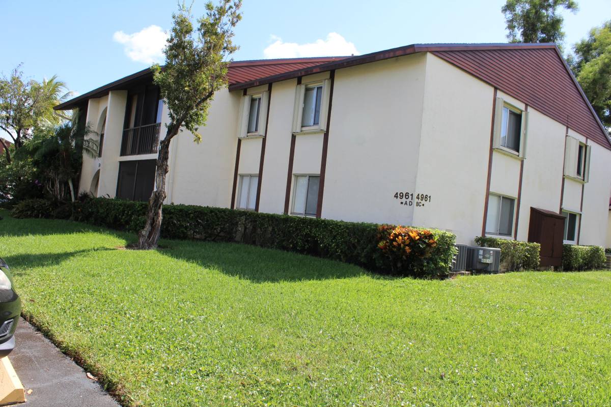 Apartment for rent at 4961 Sable Pine Circle #4961A2, West Palm Beach, FL 33417
