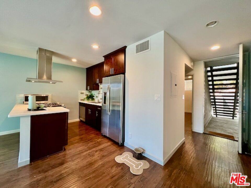 Apartment for rent at 1920 Hillcrest Rd #8, Los Angeles, CA 90068