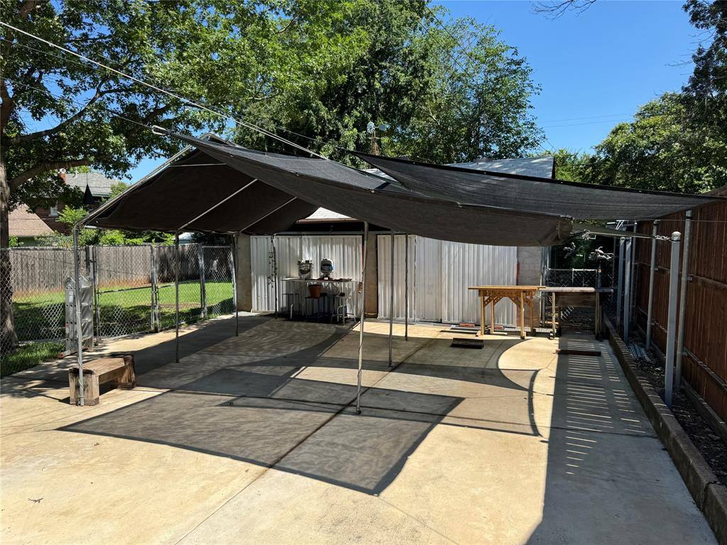 Apartment for rent at 2336 Edwin St, Fort Worth, TX 76110