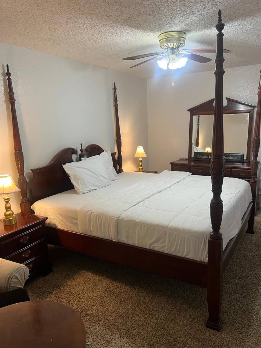 Townhouse for rent at 6843 Greenway Chase St, Houston, TX 77072