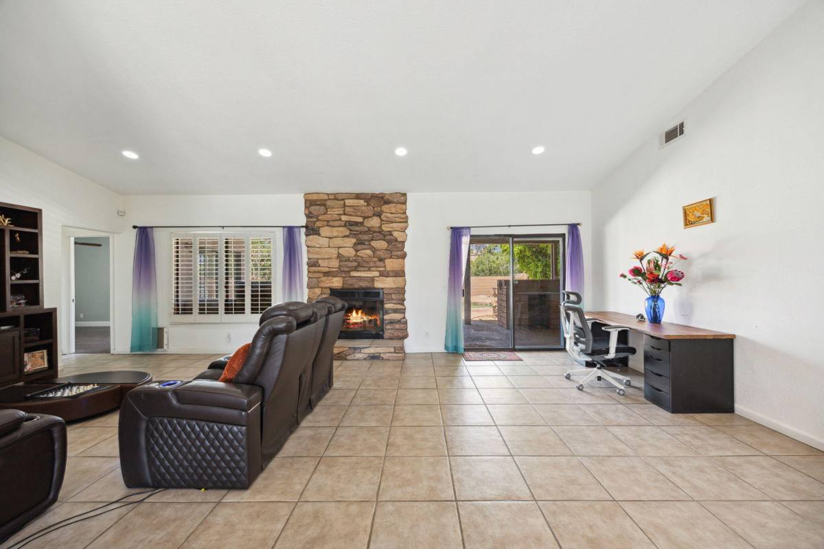 Apartment for rent at 9735 Hoylake Rd, Desert Hot Springs, CA 92240