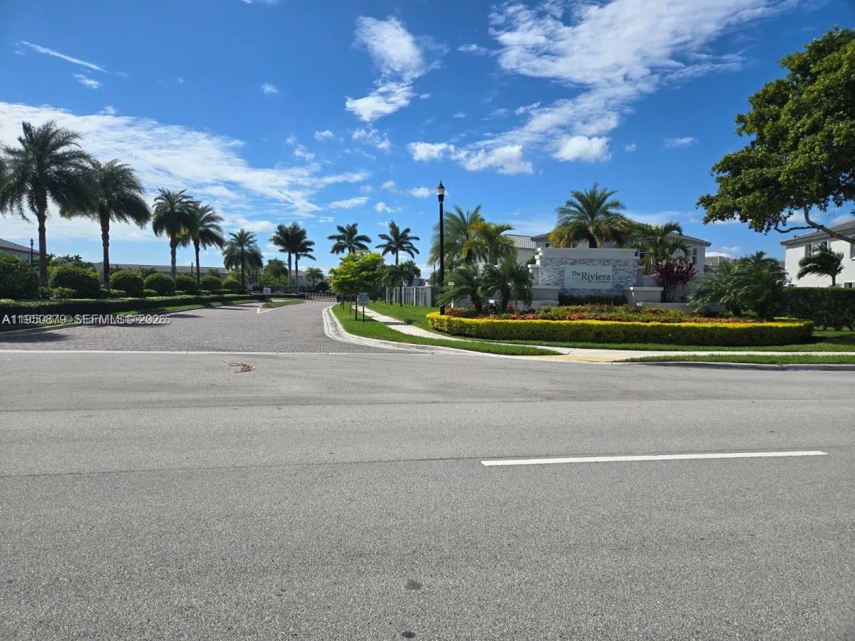 Townhouse for rent at 2615 SE 12th St, Homestead, FL 33035