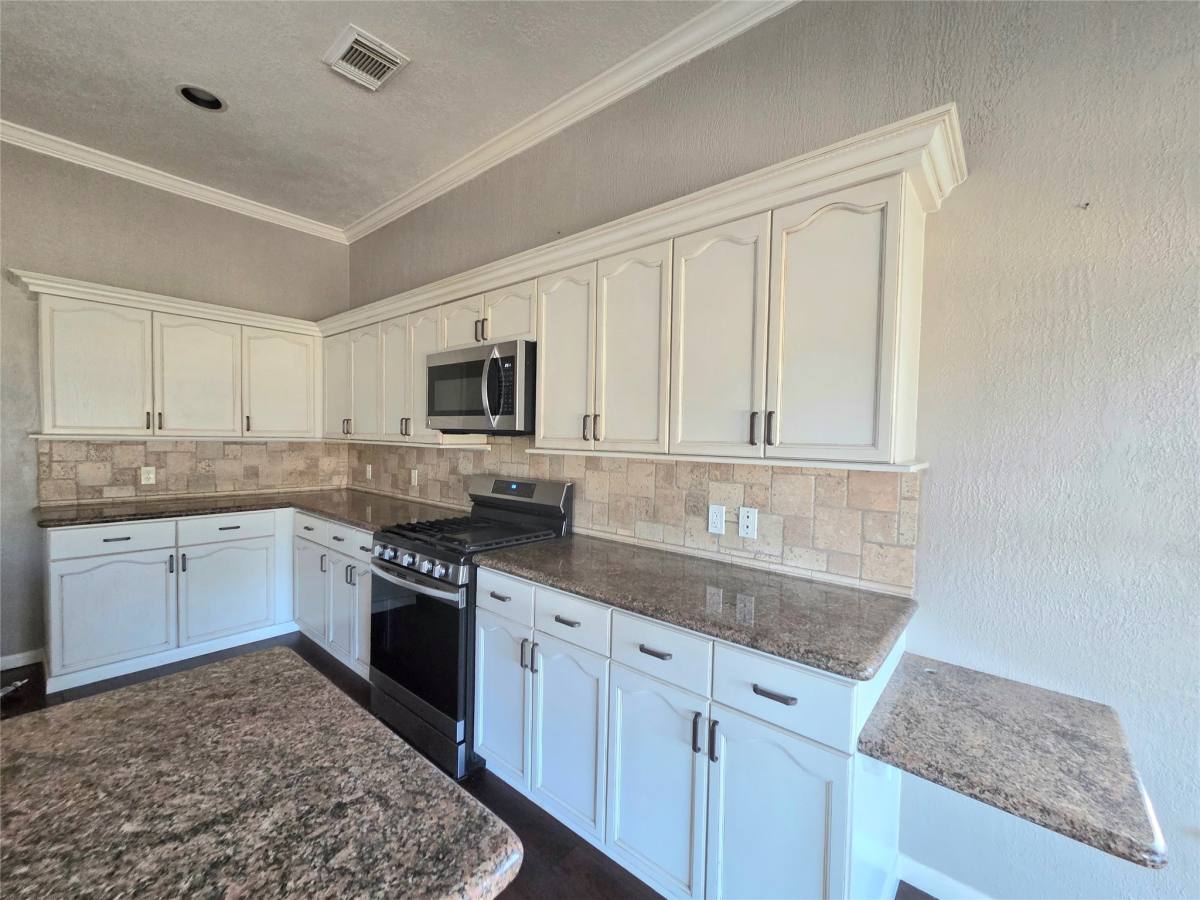 Apartment for rent at 107 High Meadows Dr #107, Sugar Land, TX 77479