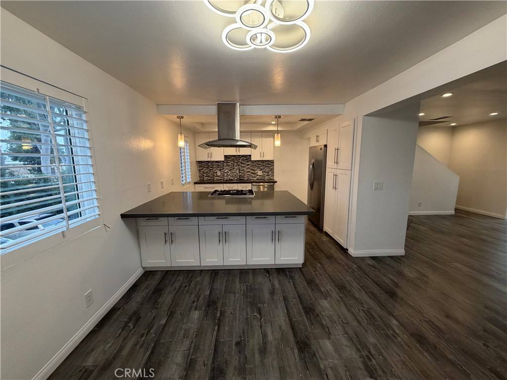 Townhouse for rent at 18333 Hatteras St #62, Tarzana, CA 91356