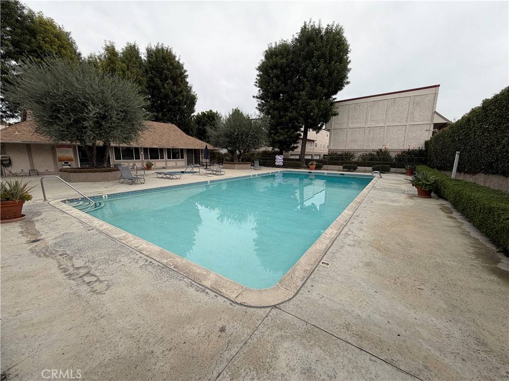 Townhouse for rent at 18333 Hatteras St #62, Tarzana, CA 91356