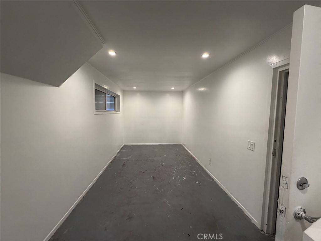 Townhouse for rent at 18333 Hatteras St #62, Tarzana, CA 91356