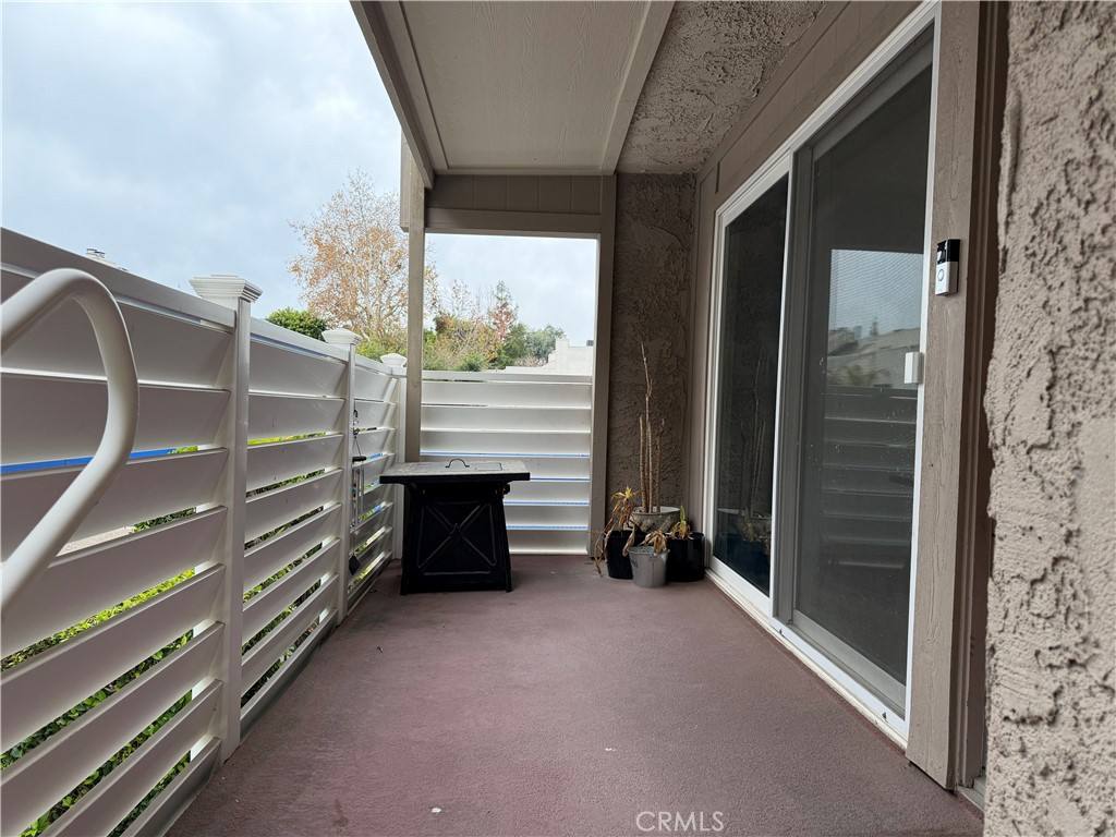 Townhouse for rent at 18333 Hatteras St #62, Tarzana, CA 91356