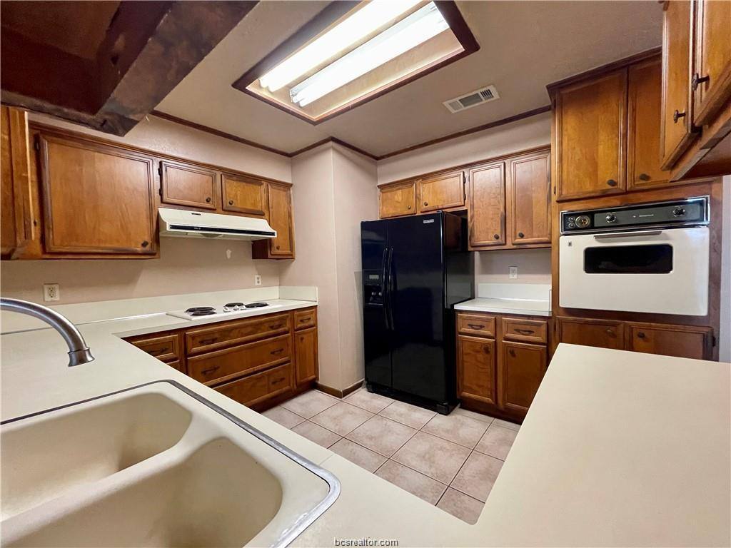 Apartment for rent at 3105 Bluestem Dr, College Station, TX 77845