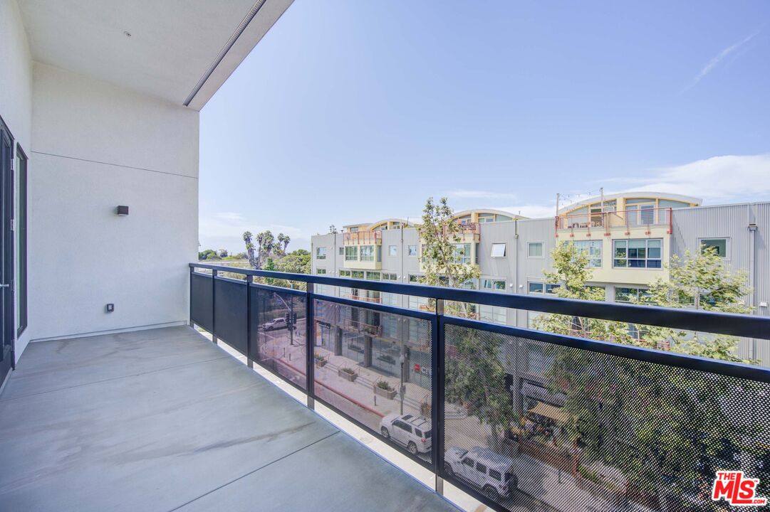 Apartment for rent at 160 S Ventura Ave #160401, Ventura, CA 93001